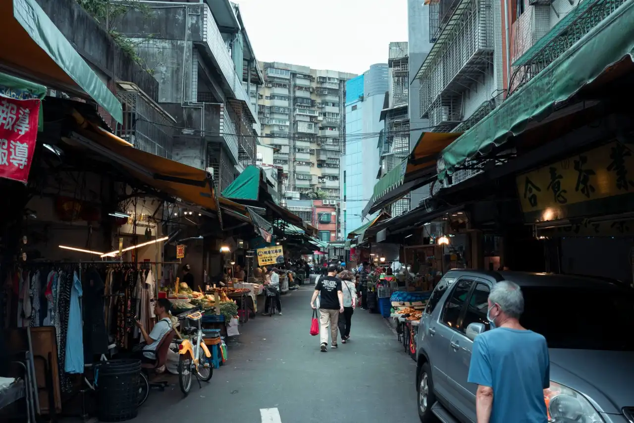 曹妃甸商业服务信息平台与传统线下渠道的优劣势对比分析正文配图 2